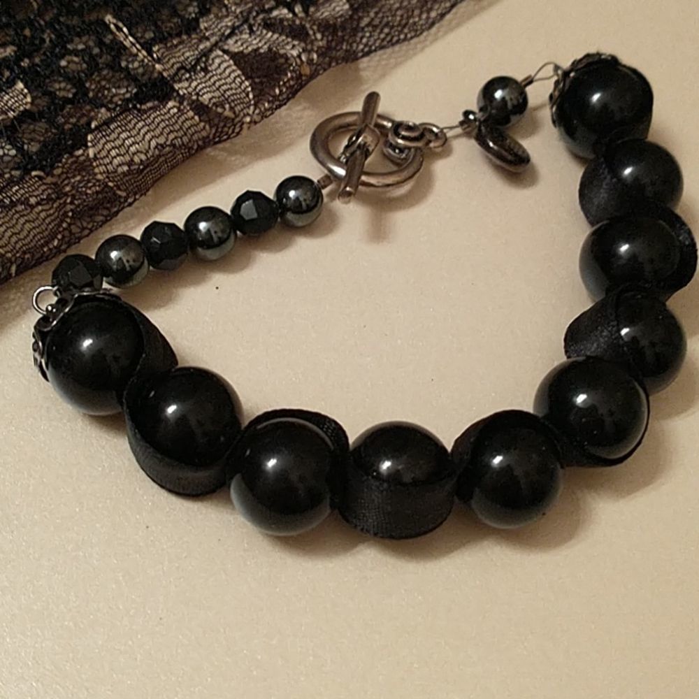 🎈3/$12 Ribbon weaved Bauble Bracelet!